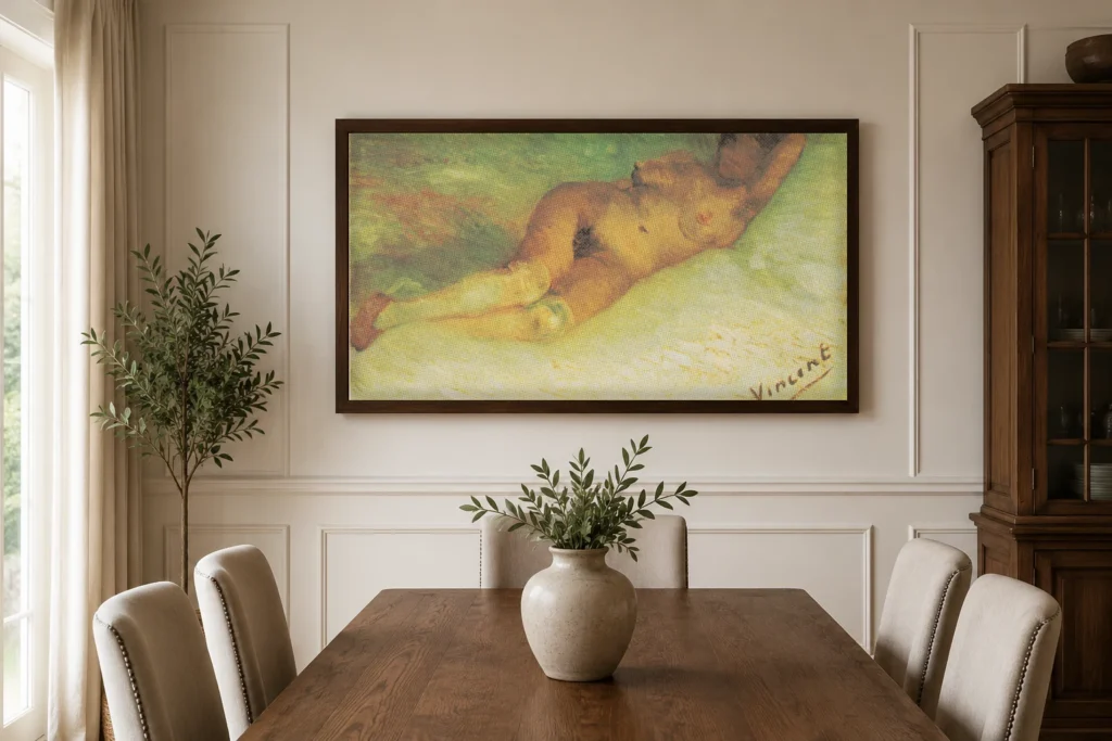 Liggende akt, en håndmalt Van Gogh oljemaleri reproduksjon innrammet på veggen i en lys moderne stue