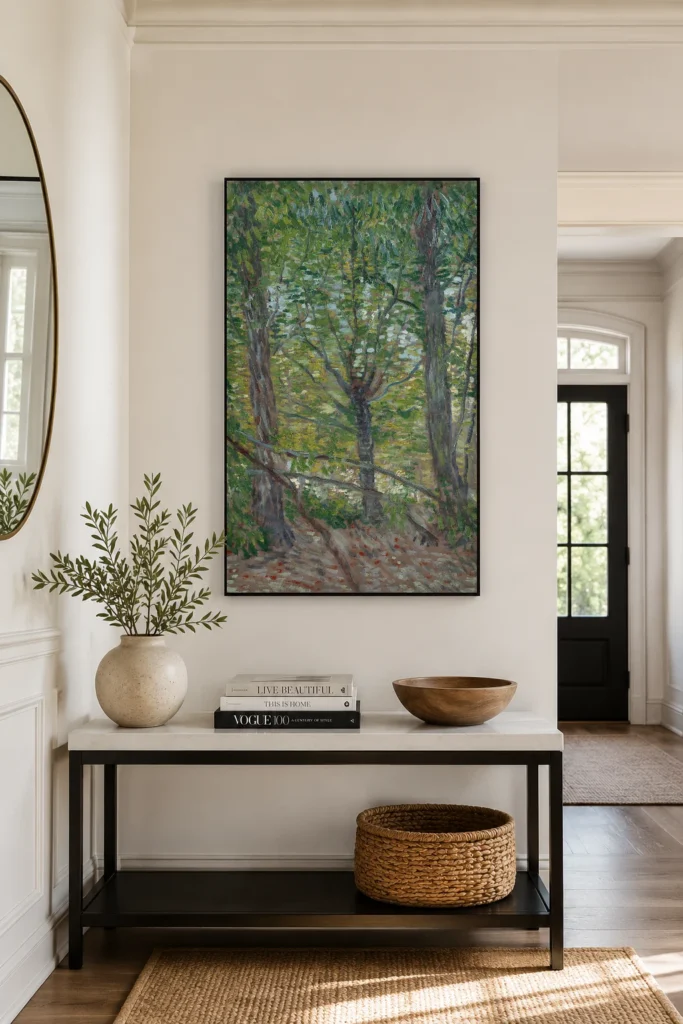 עצים, רפרודוקציית שמן מצוירת ביד של ואן גוך ממוסגרת על הקיר בחדר שינה מינימליסטי ורגוע