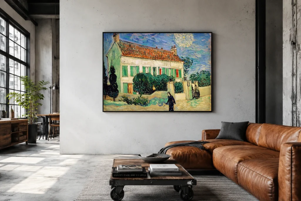 Valkoinen talo yöllä, käsin maalattu Van Gogh -öljykopio kehyksissä hienostuneen kotitoimiston seinällä